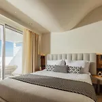 מלון Alexandra & 4*