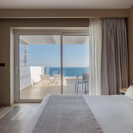 Hotel Alexandra & 4*