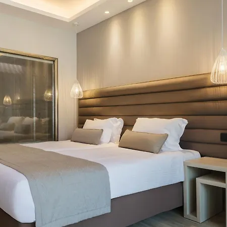 Hotel Alexandra & 4*