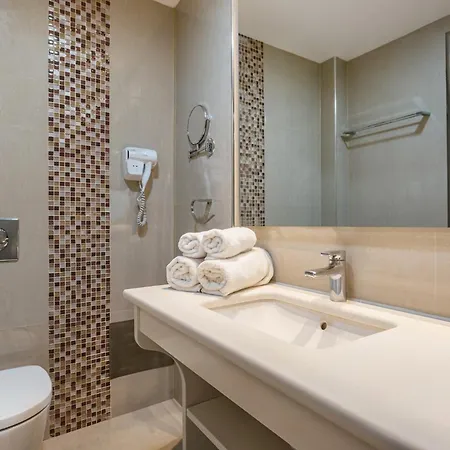 Alexandra & Hotel 4*