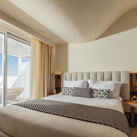 Hotel Alexandra & 4*