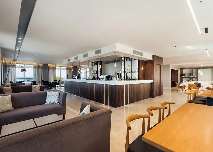 Hotel Alexandra & 4*