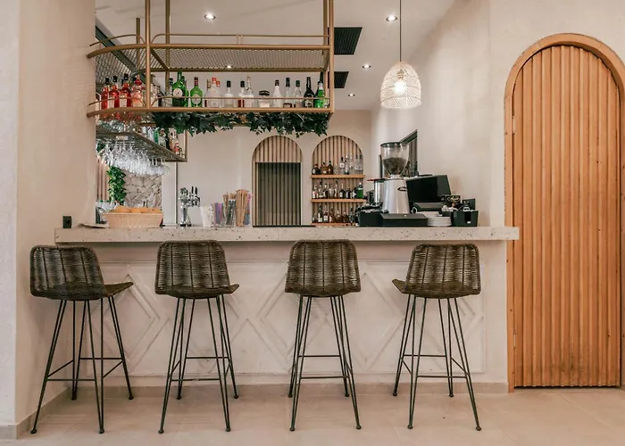 Hotel Alexandra & 4*