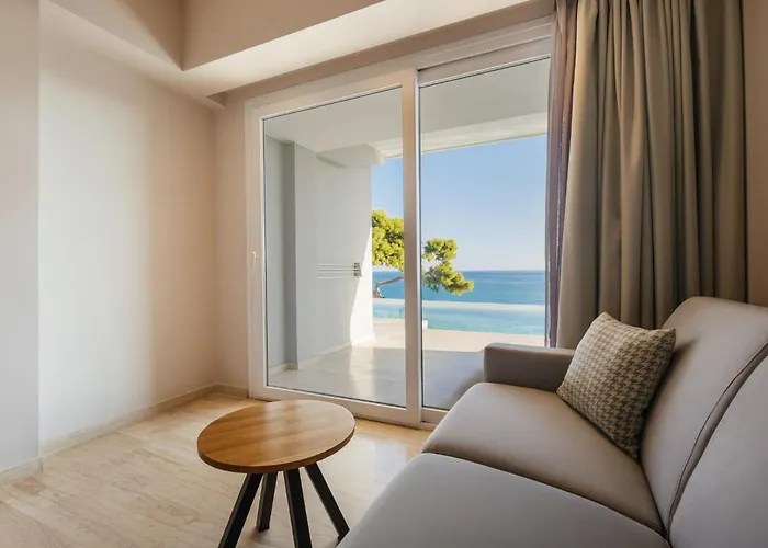 Hotel Alexandra & 4*